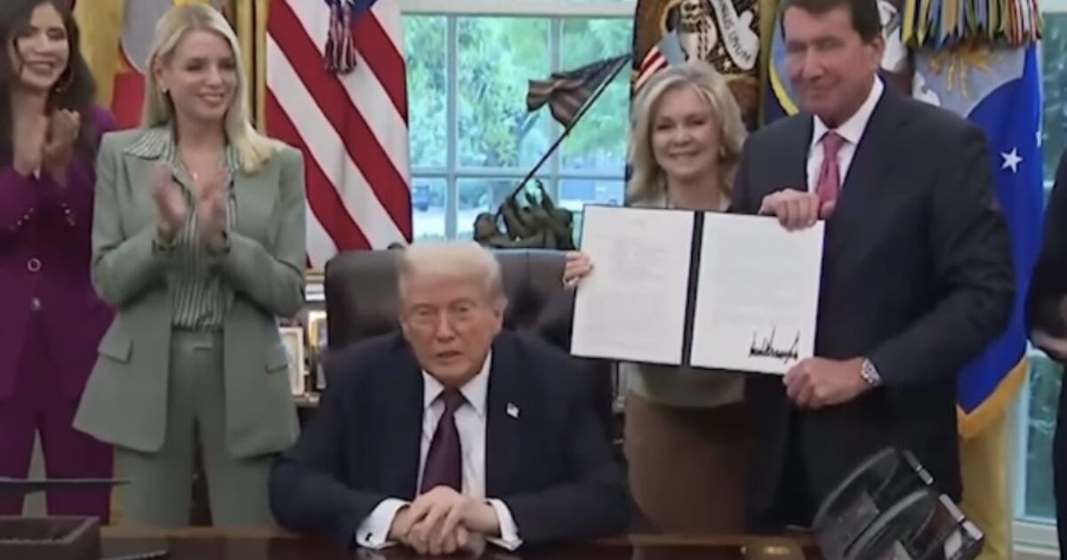 JUST IN: President Trump Signs Memorandum to Establish Crime Taskforce in Memphis, Tennessee and Deploy National Guard, FBI, ATF, DEA, ICE, HSI, US Marshals  – “We’re Sending in the Big Force Now” (VIDEO)